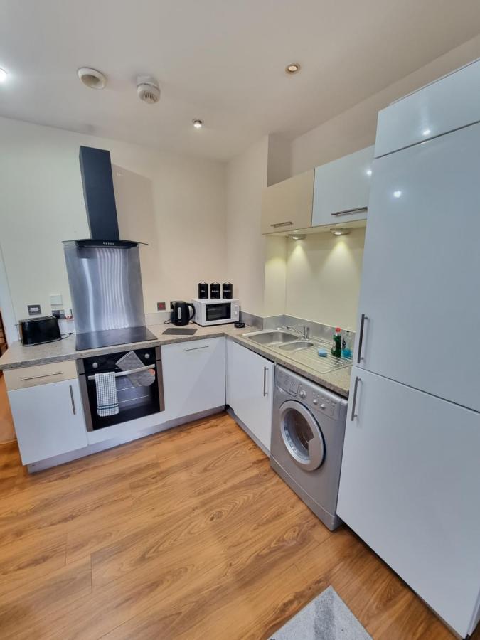 2 Bedroom - City Centre Location - Perfect For Family'S Bradford  Buitenkant foto