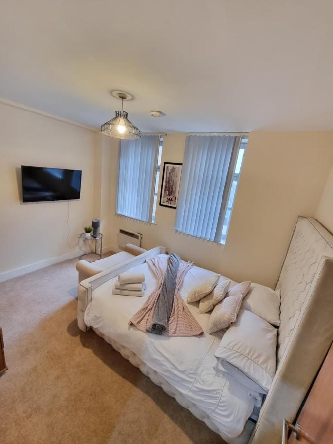 2 Bedroom - City Centre Location - Perfect For Family'S Bradford  Buitenkant foto